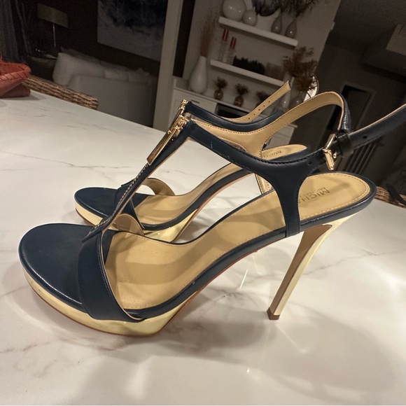 Much - Picture 9 of 9